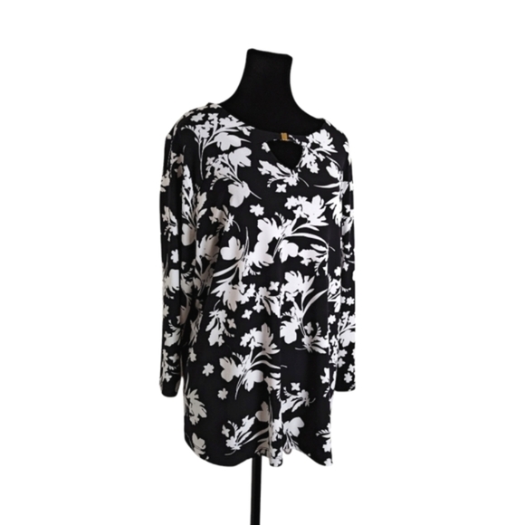Liz Claiborne Floral 3 qtr. length Sleeved Blouse black and white Size 1X - Picture 2 of 10